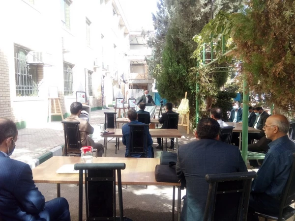 مراسم تجلیل از رزمندگان و خانوادهای معظم شهدای پردیس،  و رونمایی از کتاب "مقر گردویی" نوشته دانشجومعلم پردیس علیرضا کریمی  3