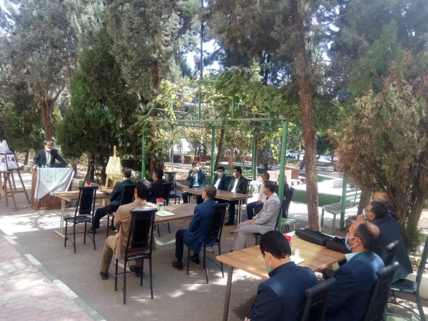 مراسم تجلیل از رزمندگان و خانوادهای معظم شهدای پردیس،  و رونمایی از کتاب "مقر گردویی" نوشته دانشجومعلم پردیس علیرضا کریمی  4