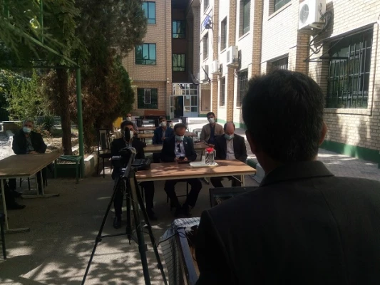 مراسم تجلیل از رزمندگان و خانوادهای معظم شهدای پردیس،  و رونمایی از کتاب "مقر گردویی" نوشته دانشجومعلم پردیس علیرضا کریمی  9